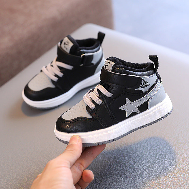 Casual Children sport shoesChildren’s Casual Sports Shoes – Where Comfort Meets Adventure
Introducing the ultimate blend of style, performance, and comfort – our Children's Casual Sports Shoes0Stef's Store